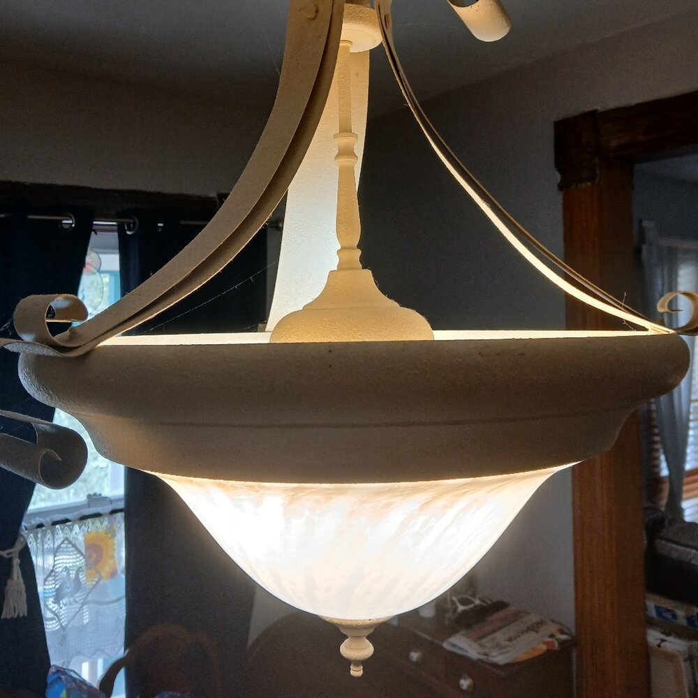 Chandelier,hanging.light fixture